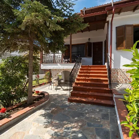 Rustic Cat - Sleeps 8 - Free Parking *