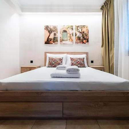 Apartment Rustic Cat - Sleeps 8 - Free Parking *