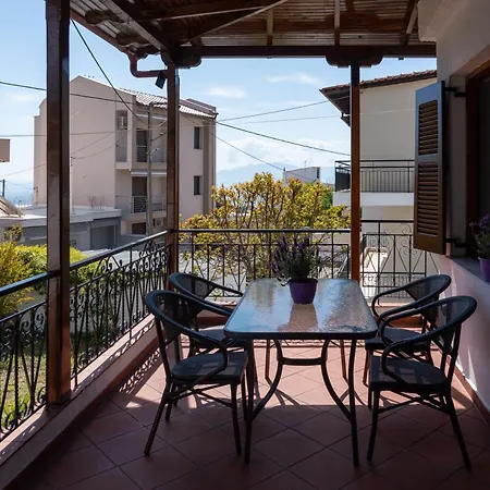 Rustic Cat - Sleeps 8 - Free Parking *