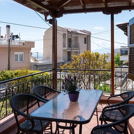 Rustic Cat - Sleeps 8 - Free Parking *
